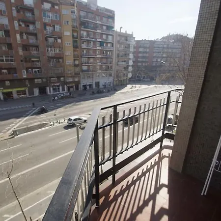 Meridiana Clot 4 Bedrooms 2 Bathrooms 公寓
