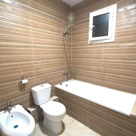 Апартаменты Meridiana Clot 4 Bedrooms 2 Bathrooms Барселона