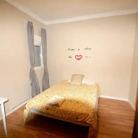 Meridiana Clot 4 Bedrooms 2 Bathrooms